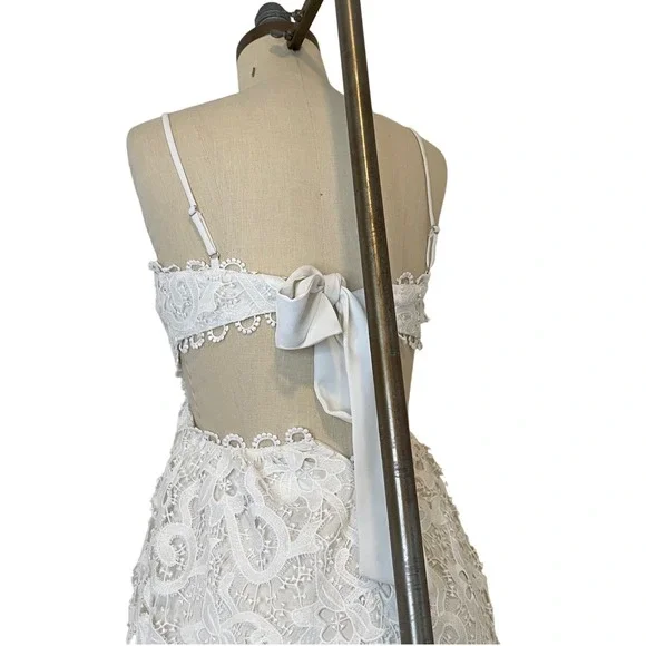 Lorenart Es Saylor White Lace Dress Wild Heart Dress Ivory By Thurley For Rent Lorenart Es Saylor White Lace Dress Wild Heart Dress Ivory By Thurley For Rent
